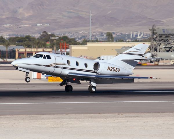 Dassault Falcon 10 (N256V) - Destin Airways LLC's 1979 Dassault Falcon 10 N256V landing RWY 25L. [Photo taken 10-25-2007, Aircraft exported to the Phillipines 5/27/2009]