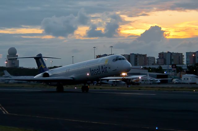 McDonnell Douglas MD-83 (PJ-MDA)