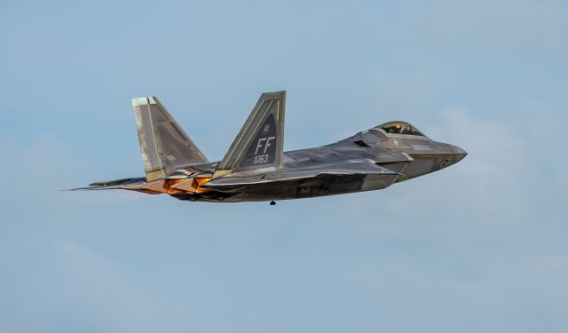 Lockheed F-22 Raptor —