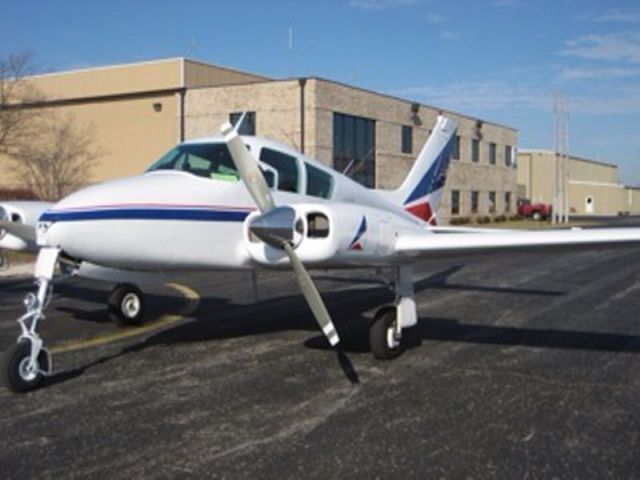 Cessna 310 (N6884T)