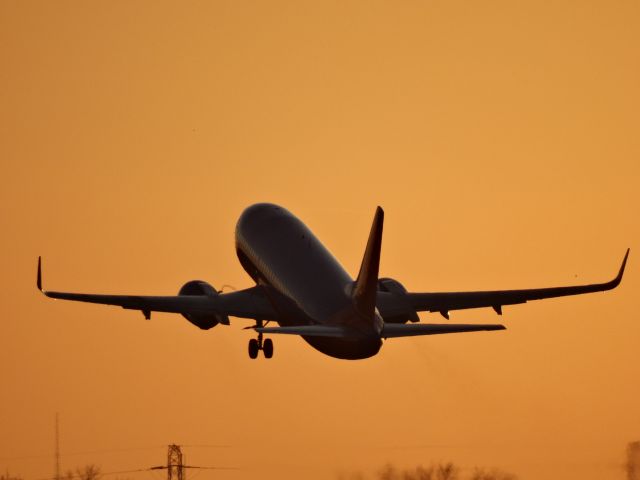 BOEING 737-300 (N616SW)