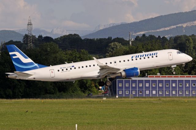 Embraer ERJ-190 (OH-LKG)