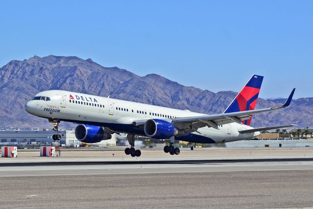 Boeing 757-200 (N694DL) - N694DL Delta Air Lines Boeing 757-232 - cn 29726 / ln 831 "The Spirit of Freedom" - September 22, 2013br /TDelCoro