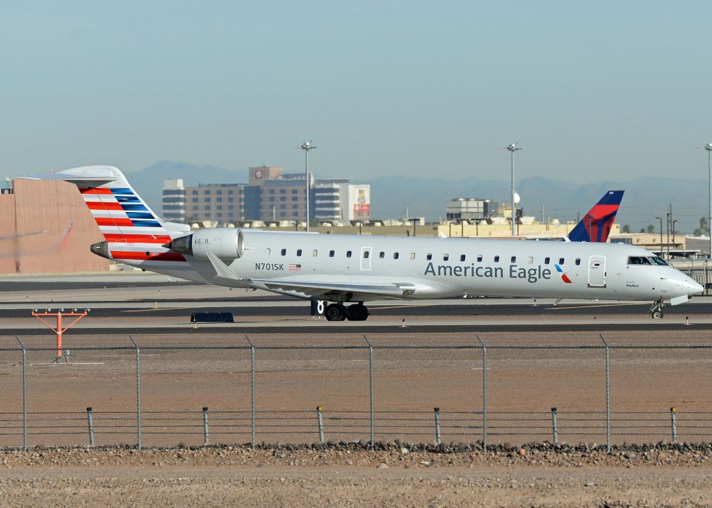 Canadair Regional Jet CRJ-700 (N701SK)