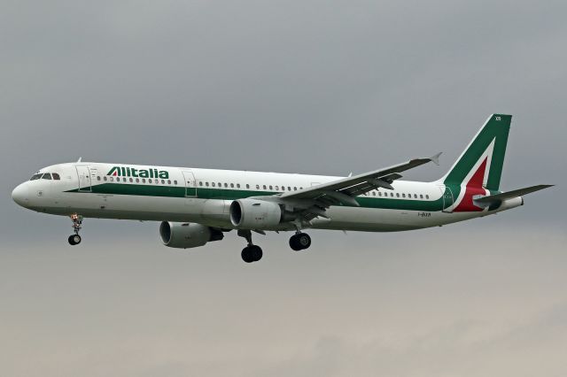 Airbus A321 (I-BIXR)