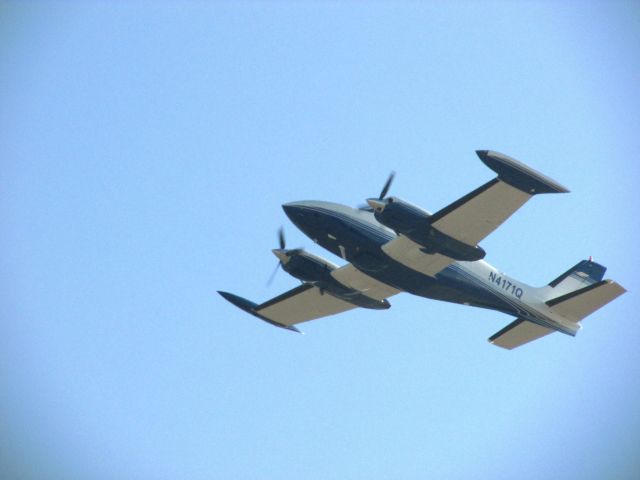 Cessna 340 (N4171Q) - Taking off RWY 30