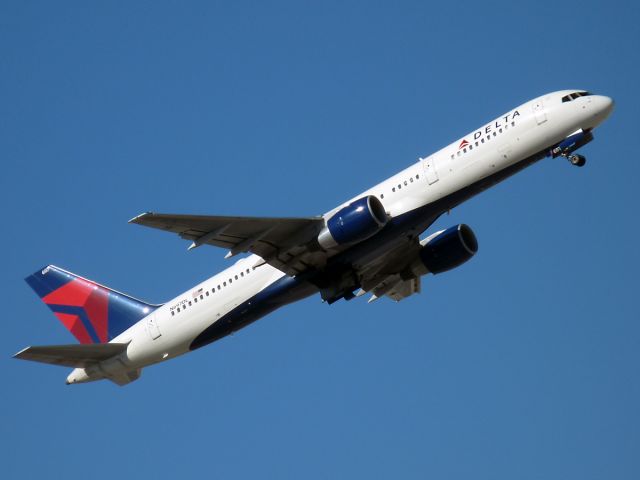 Boeing 757-200 (N697DL) - Jan 1, 2009