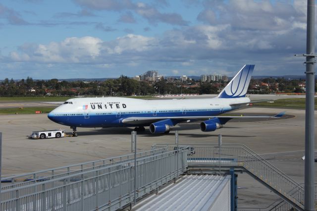 Boeing 747-400 (N199UA)