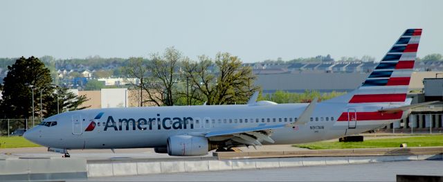 Boeing 737-800 (N917AN) - Taxing to terminal after landing on runway 23  5/7/23 at 6:43pm