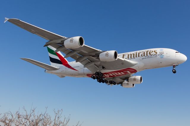 Airbus A380-800 (A6-EEF) - HUGE, arrival for this big whale to land in YYZ.br /Full Quality:br /a rel=nofollow href=http://www.airliners.net/photo/Emirates/Airbus-A380-861/2414109/&sid=1c80e33c121ccb9d5a18f457b83ff0b9http://www.airliners.net/photo/Emirates/Airbus-A380-861/2414109/&sid=1c80e33c121ccb9d5a18f457b83ff0b9/a