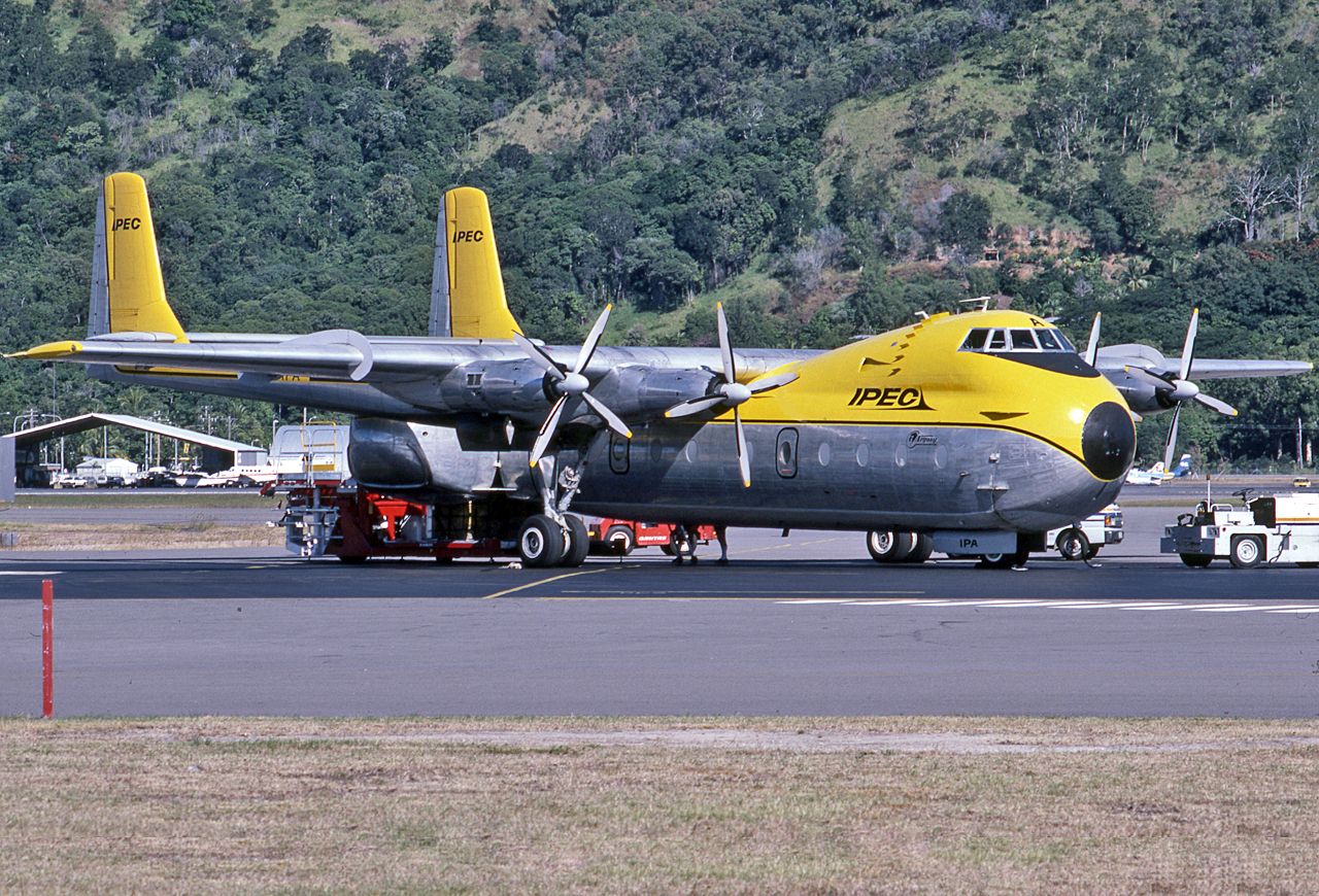 VH-IPA — - IPEC AIR FREIGHTER - AW-650-222 ARGOSY - REG : VH-IPA (CN 6803) - CAIRNS INTERNATIONAL AIRPORT QUEENSLAND AUSTRALIA - YBCS 28/6/1986