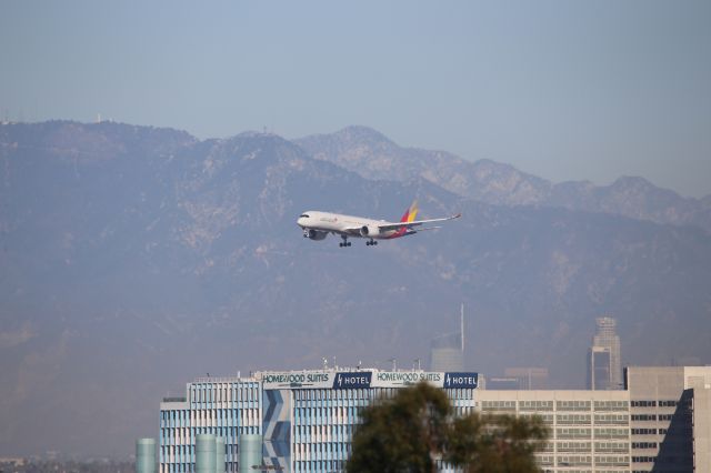 Airbus A350-900 (HL8079)