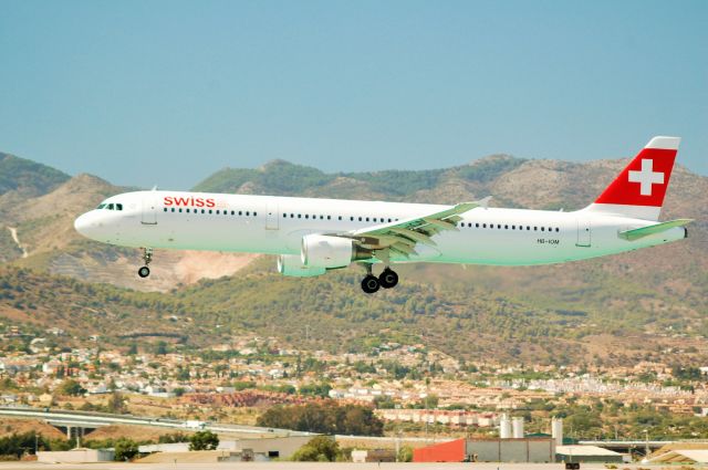 Airbus A321 (HB-IOM)