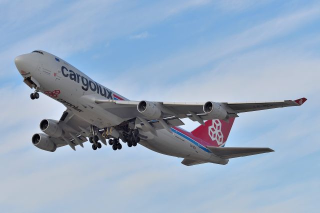 Boeing 747-400 (LX-SCV) - 02-09-24 Climbing out off of 23-R bound for ORD.