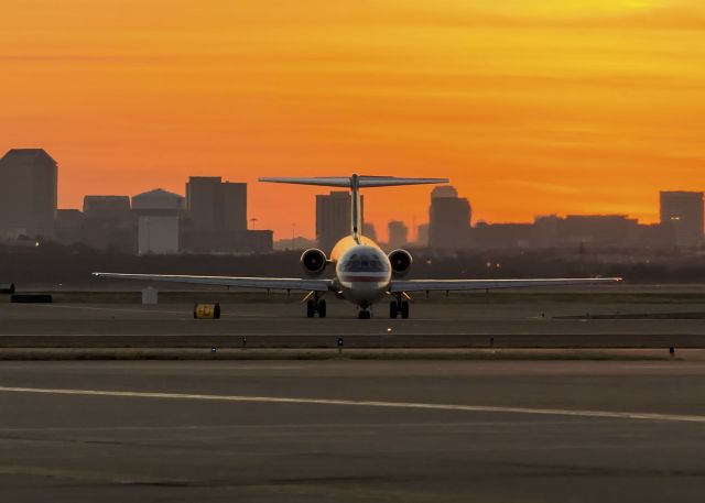 McDonnell Douglas MD-80 —