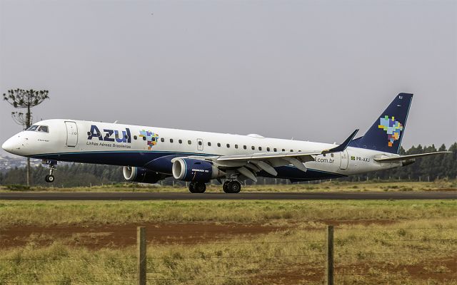 Embraer ERJ-190 (PR-AXJ)