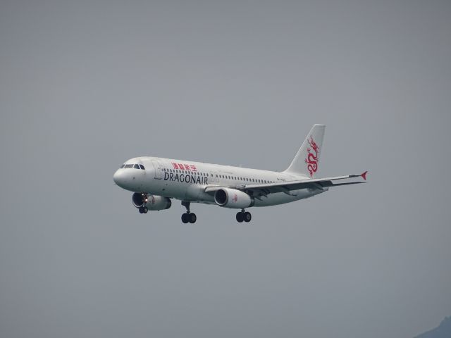 Airbus A320 (B-HSQ)