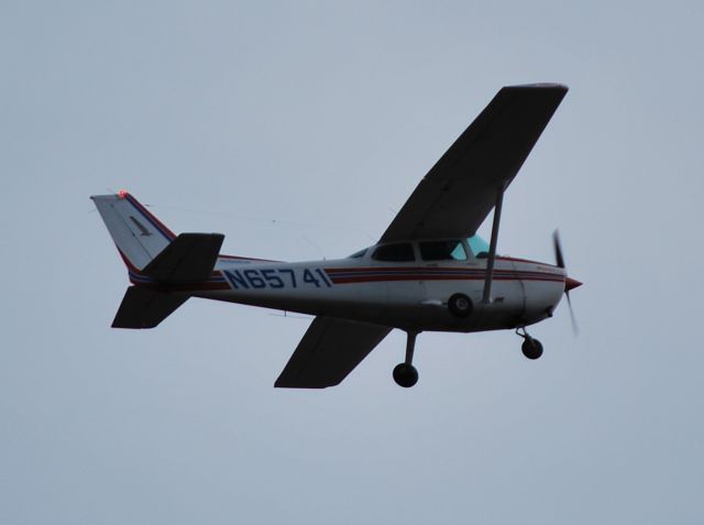 Cessna Skyhawk (N65741) - WESTWOOD AVIATION SERVICES INC departing runway 20 - 1/5/13