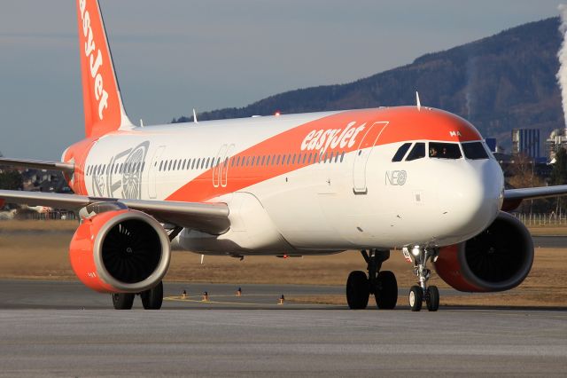 Airbus A321neo (G-UZMA)