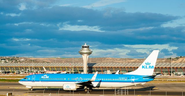 Boeing 737-900 (PH-BXR) - GOOD COMUNICATION. 