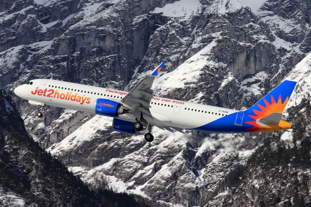 Airbus A321 (G-SUNE)