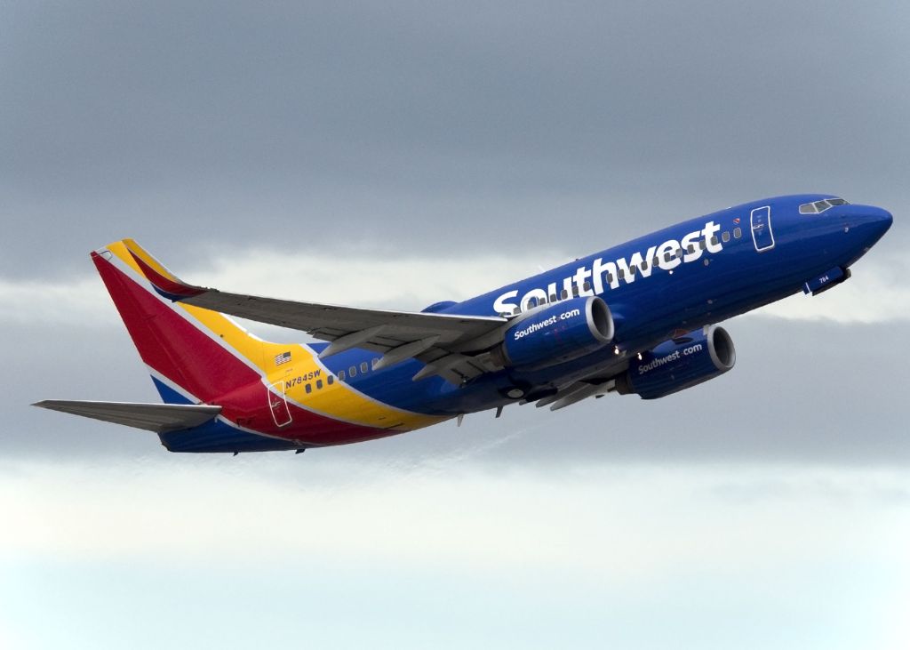 Boeing 737-700 (N784SW)