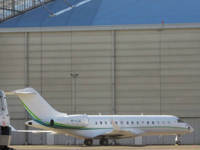 Bombardier Global Express (VP-CJC) - I take a picture on Jan 30, 2017