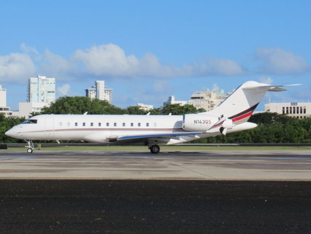 Bombardier Global Express (N143QS)