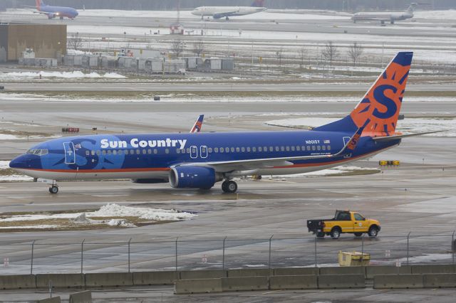 Boeing 737-800 (N801SY)