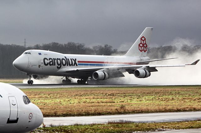 Boeing 747-400 (LX-SCV)