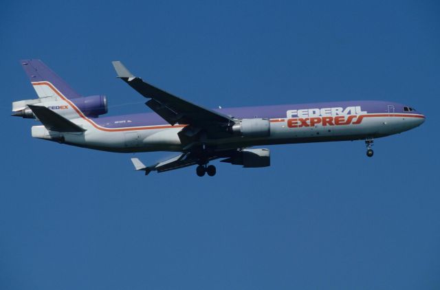 Boeing MD-11 (N610FE) - Final Approach to Narita Intl Airport Rwy34L on 1997/07/21