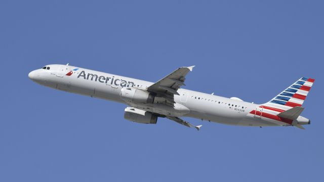 Airbus A321 (N543UW) - Departing LAX on 25R