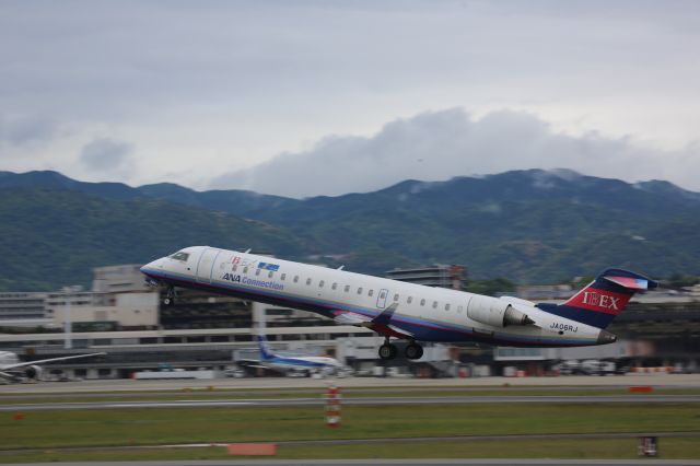 Canadair Regional Jet CRJ-700 (JA06RJ)