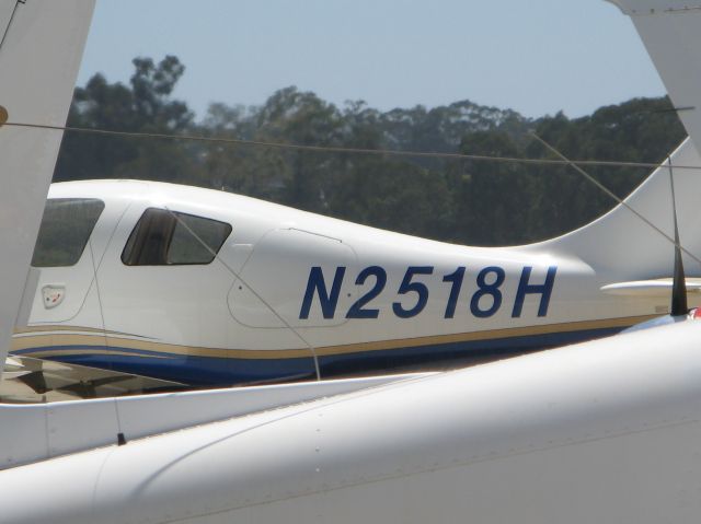 Cessna 350 (N2518H)