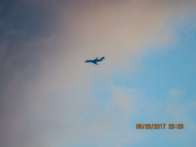 Bombardier Challenger 300 (N797KC)