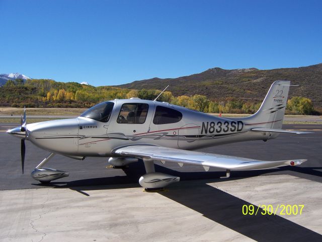 Cirrus SR-22 (N833SD)