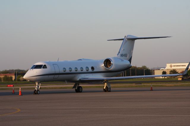 Gulfstream Aerospace Gulfstream IV (N845G) - General Dynamics