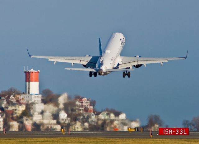 Embraer ERJ-190 (N258JB) - RWY NINER launch. Winthrop,Ma Water Tower on Prospect Ave admiring the climb out