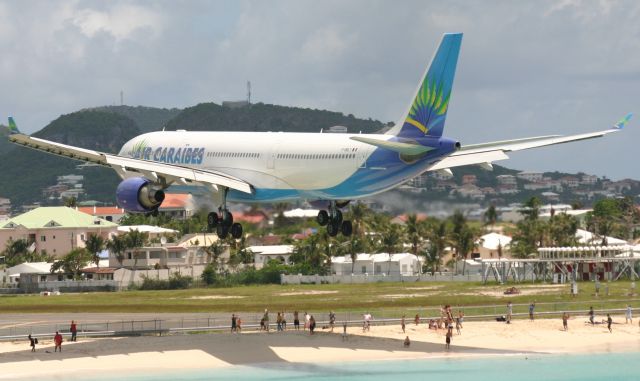 Airbus A330-300 (F-ORLY)