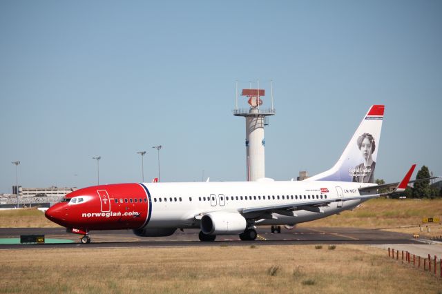 Boeing 737-700 (LN-NGY)