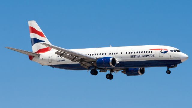 BOEING 737-400 (ZS-OTH) - Short Final to RWY 26 at PLZ on 17 November 2017