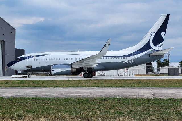 Boeing 737-700 (N101TD)