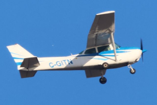 Cessna Skyhawk (C-GITN) - C-GITN Cessna Skyhawk 172M ALM par Avion Inc. Survolant la ville de Lavaltrie QC. Le 03-11-2024 à 08:48.