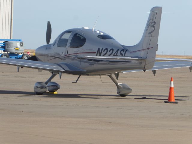 Cirrus SR-22 (N224SL)