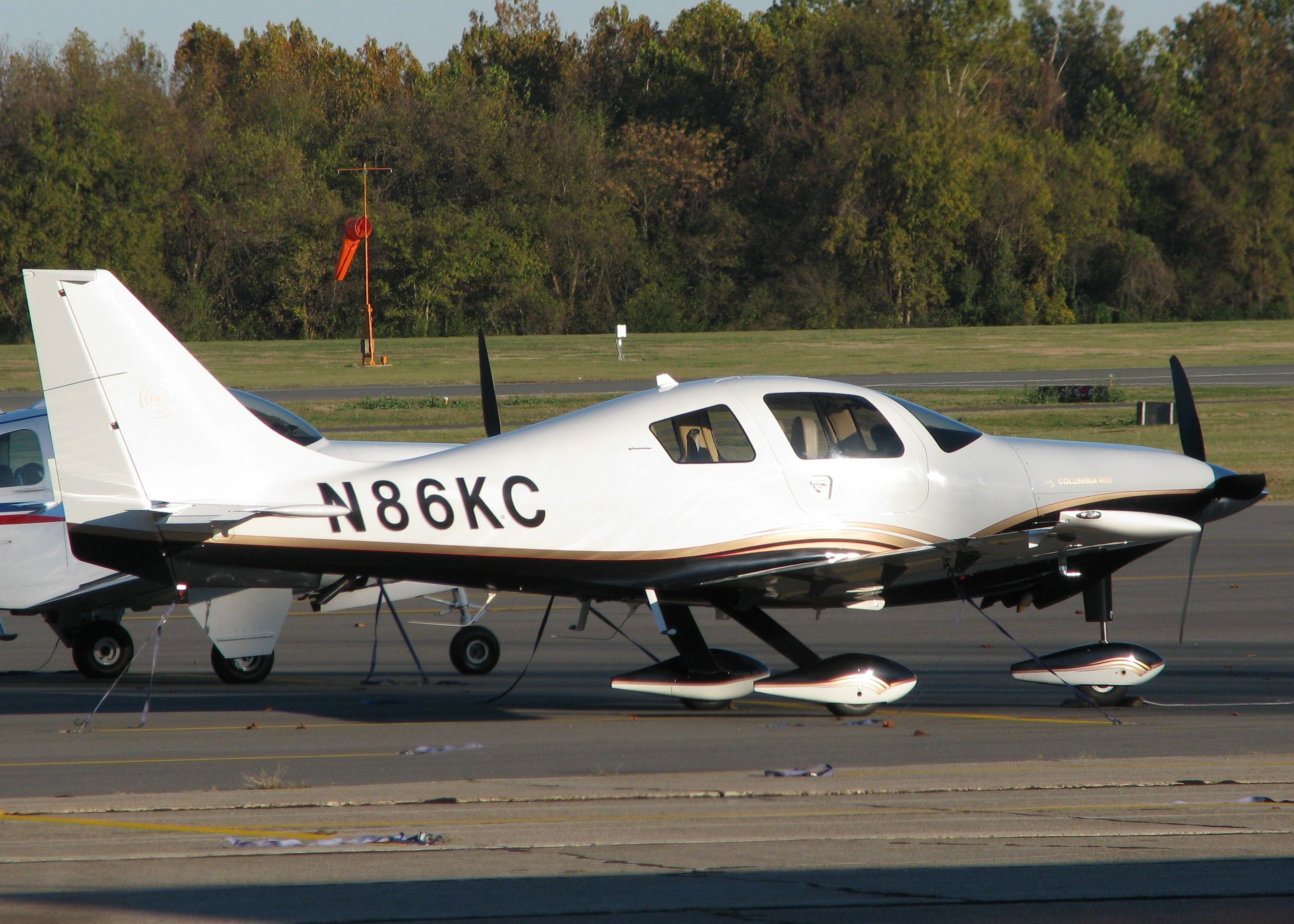 Cessna 400 (N86KC) - Parked on the ramp at Downtown Shreveport.