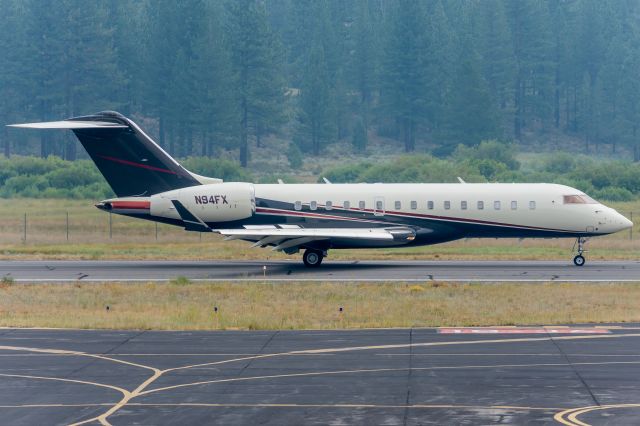 Bombardier Global Express (N94FX) - Flexjet 94 arriving from Houston-Hobby (26 July, 2021)