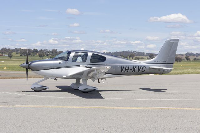 Cirrus SR-22 (VH-XVC) - Cirrus SR22 G5 GTS (VH-XVC) taxiing at Wagga Wagga Airport.