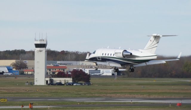 Canadair Challenger (N637TF) - A moment until landing is this 2005 Bombardier Canadair Challenger 600 in the Autumn of 2018.  Long day for this aircraft with a start in London to Bangor to Philadelphia. 