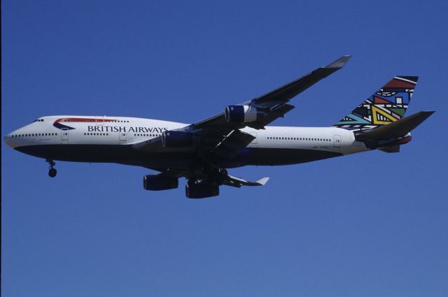 Boeing 747-400 (G-BNLJ) - Final Approach to Narita Intl Airport Rwy34L on 1999/02/13