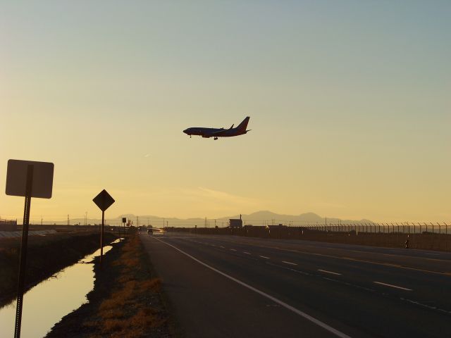 Boeing 737-700 —